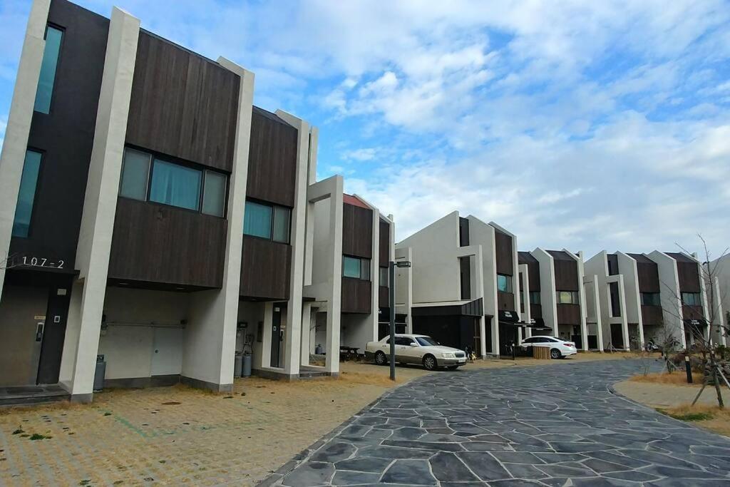 Coveted Palms Village Pension Jeju Luaran gambar